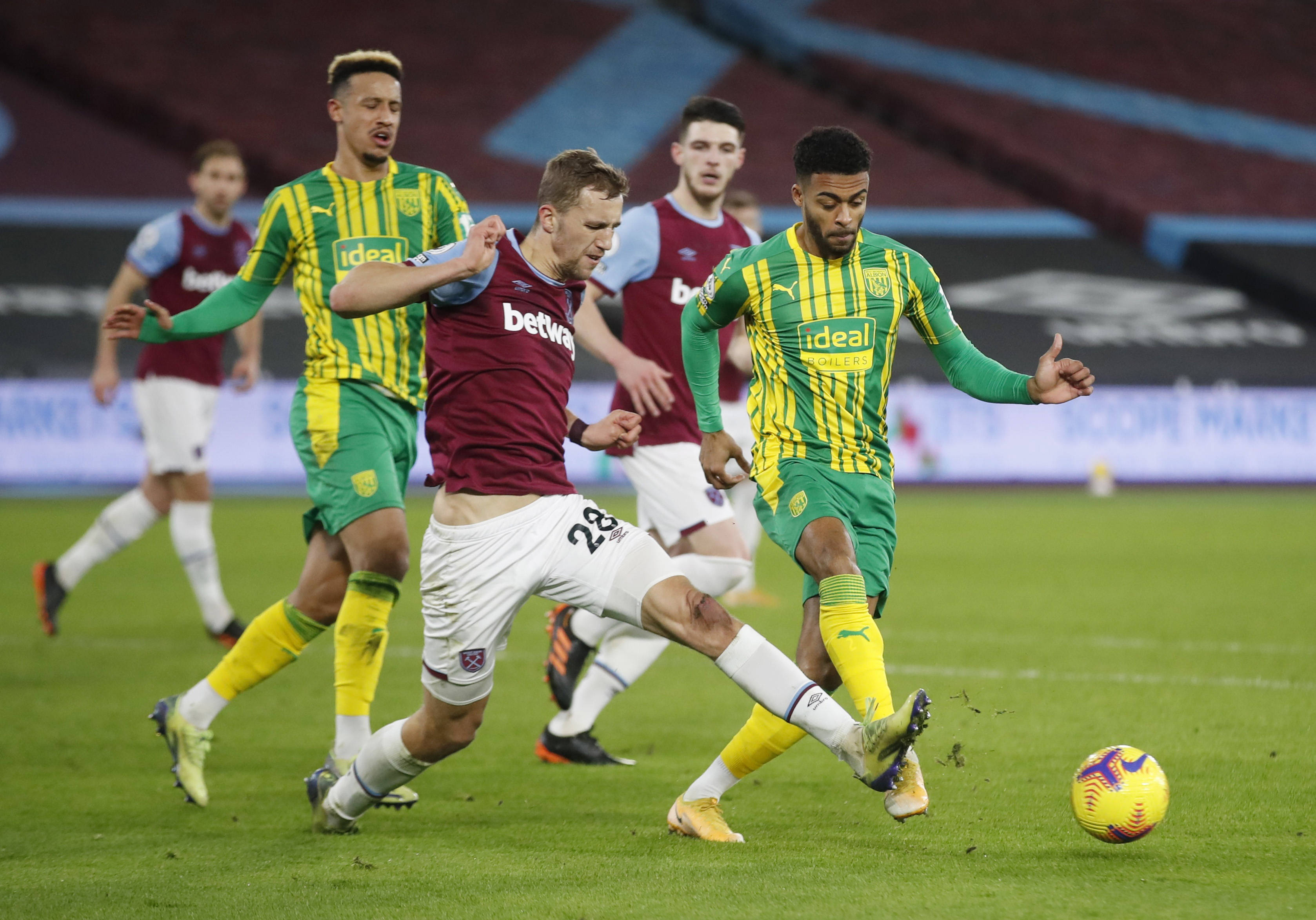 记者：桑德兰有意拉姆斯代尔和约翰斯通.